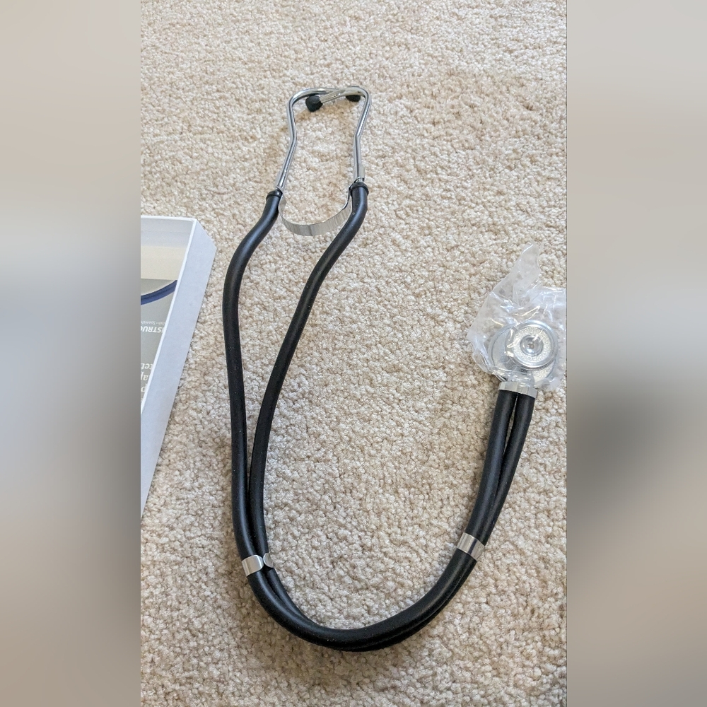 Nurses Stethoscope - Picture 9 of 11